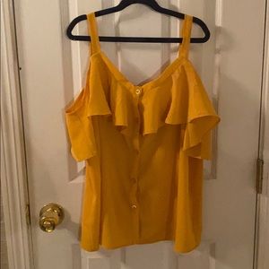 💥 2 for $10 Off the shoulder button up blouse